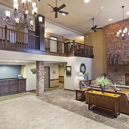 Hotel The Watford Watford City Esterno foto