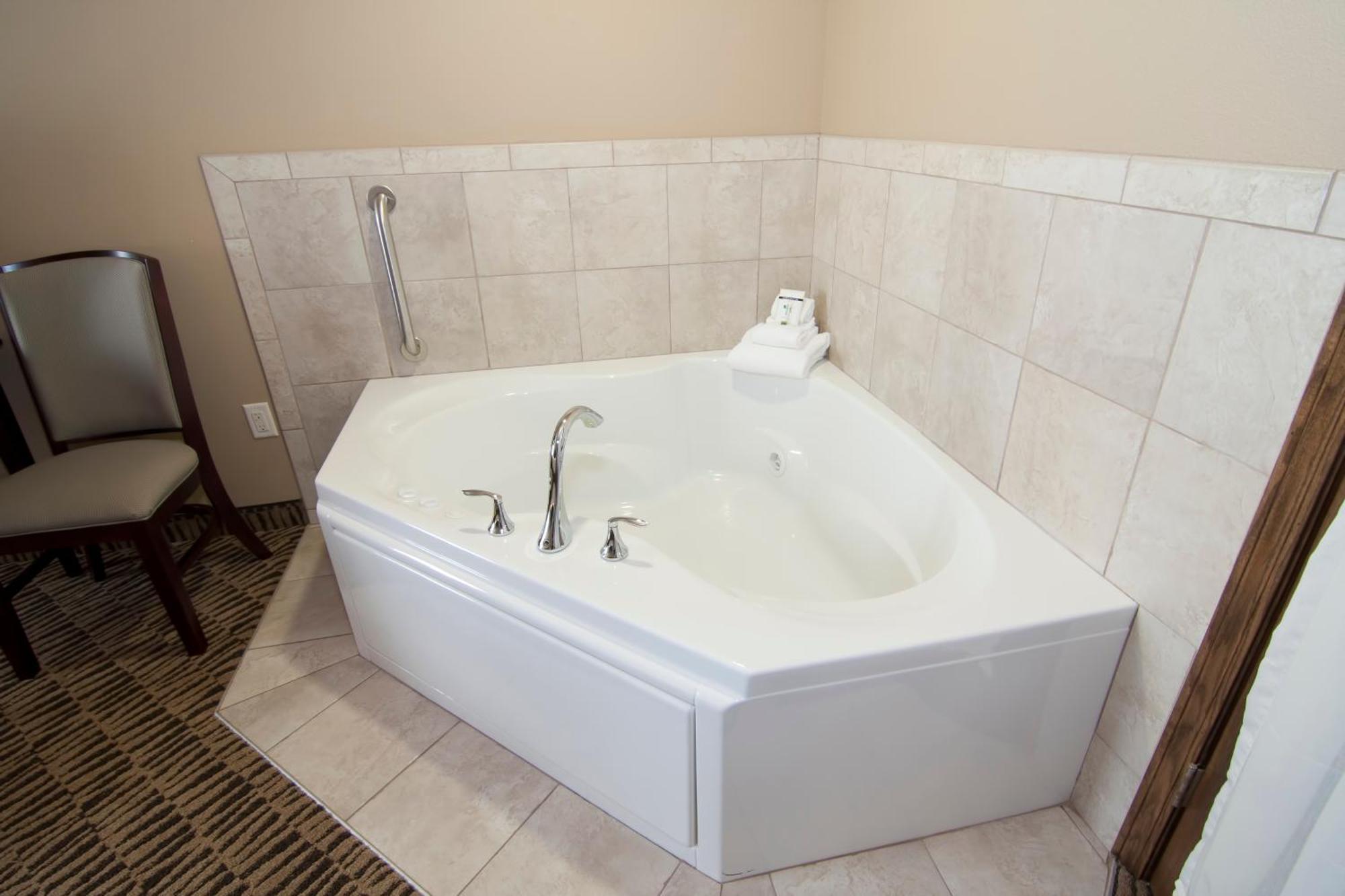 Hotel The Watford Watford City Esterno foto