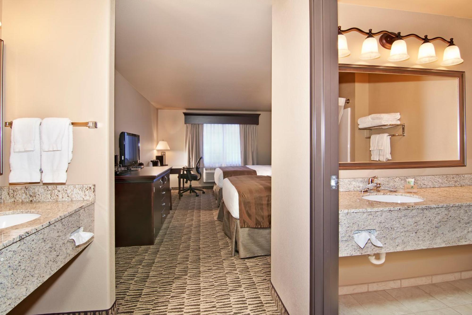 Hotel The Watford Watford City Esterno foto