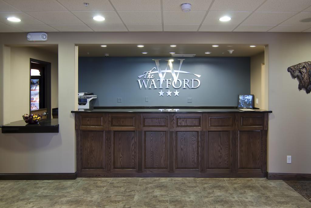 Hotel The Watford Watford City Esterno foto