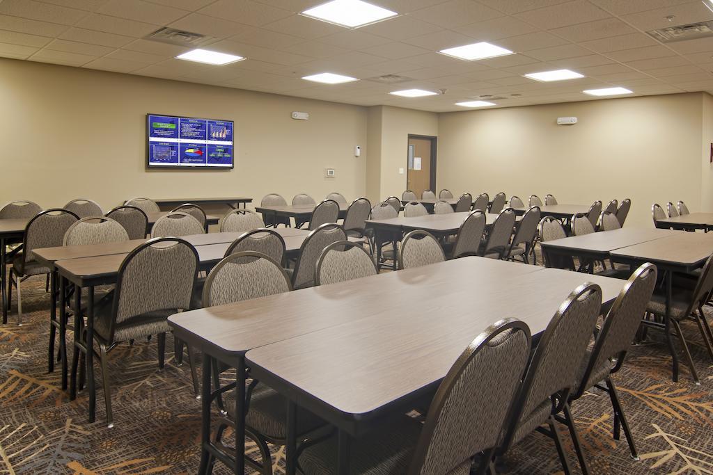 Hotel The Watford Watford City Esterno foto