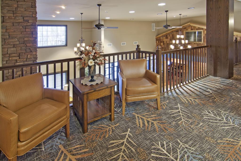 Hotel The Watford Watford City Esterno foto