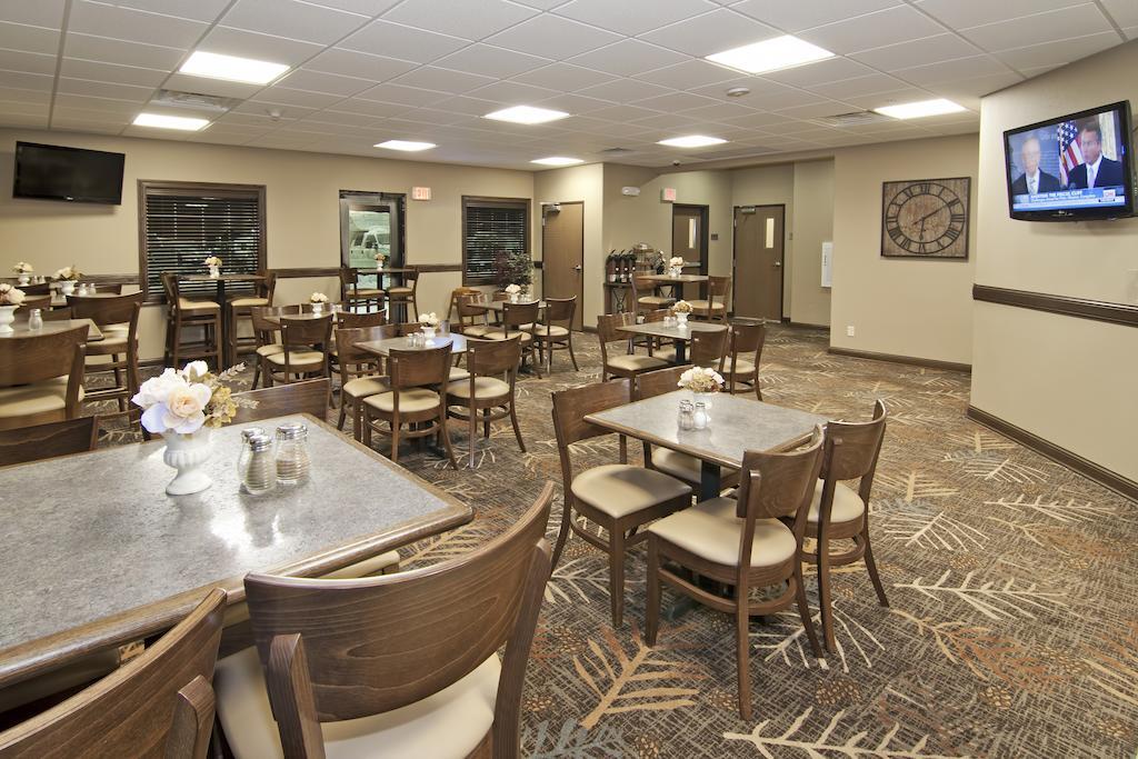 Hotel The Watford Watford City Esterno foto